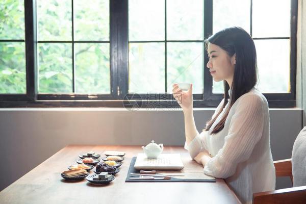 高雅文化与个人修养：如何在日常生活中提升品位
