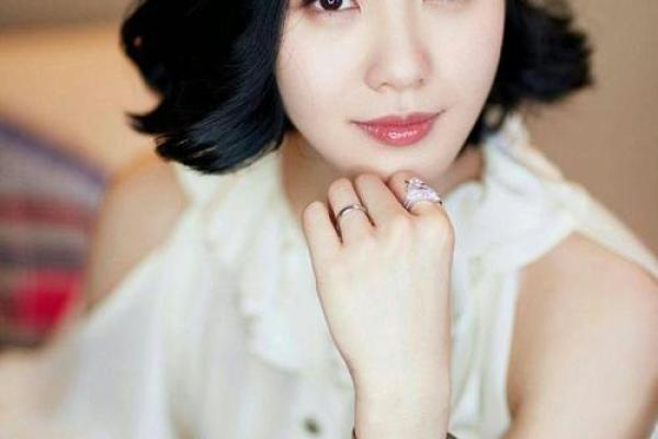 刘诗诗八字解析：揭示她命运中的深刻秘密
