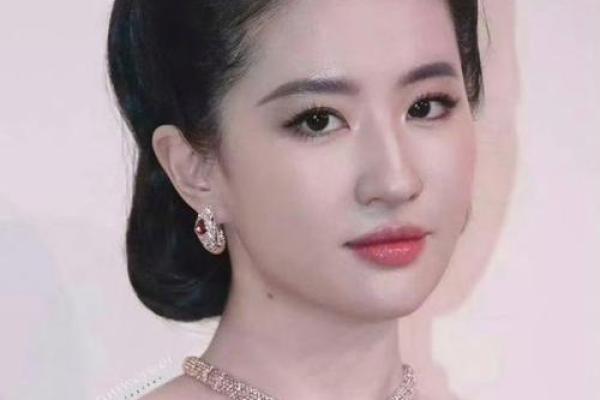 五角星痣：揭秘明星的秘密武器，让你的颜值爆表