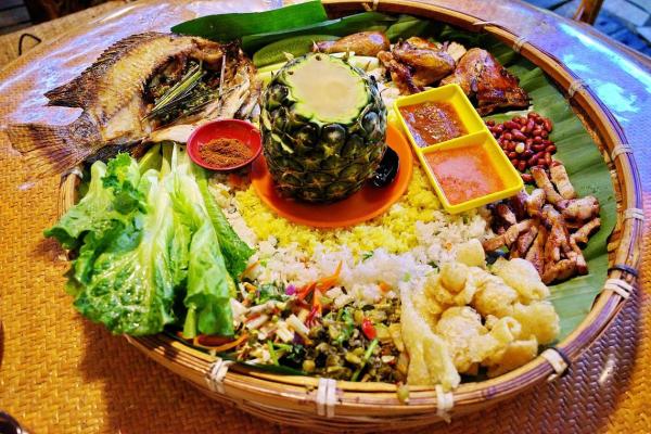金竹银铃响，傣族花街节：一场民族风情的盛宴
