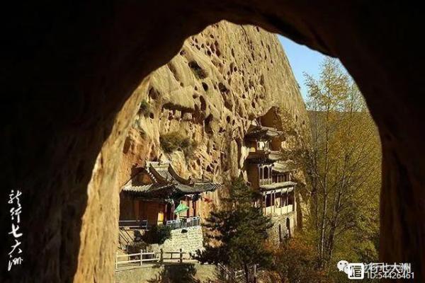 揭秘甘肃马蹄寺：千年古刹的风水布局之谜