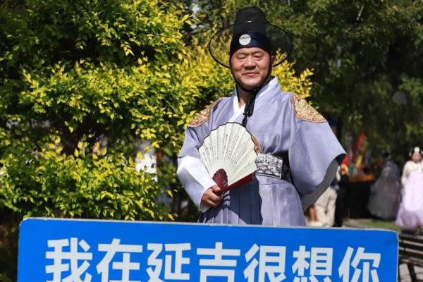 朝鲜佳节庆典：探寻古韵流长的民间习俗