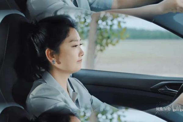 杨玲玲：名字中的玲珑之美