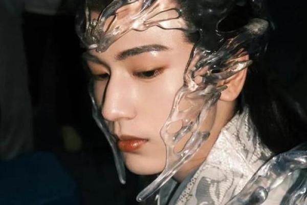 痣男风采，迷倒众生！