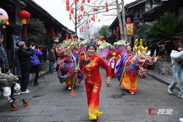民间欢腾：揭秘春节的独特民俗风情