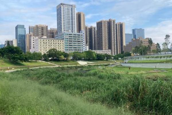 右拥碧波河畔，风水宜居宝地——您的梦想家园