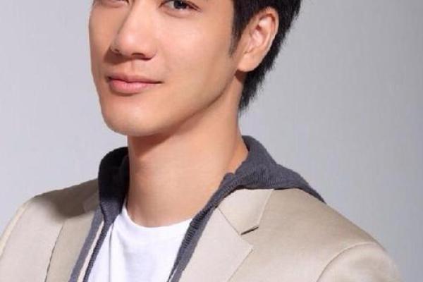面容如花，气质非凡：揭秘胡面相的神秘魅力！