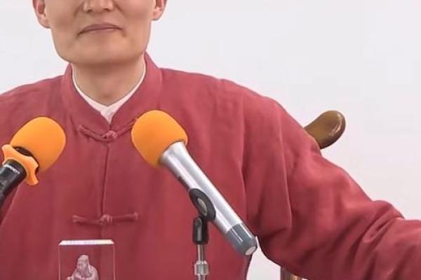 神秘面相揭秘：颅骨高耸，揭秘高智商人群的神秘面相！