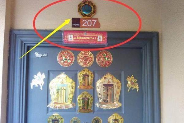 风水秘籍：卧室门后挂镜，财运亨通好运来