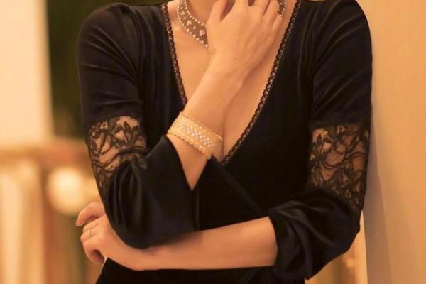 章子怡命理大揭秘：她为何如此魅力四射？