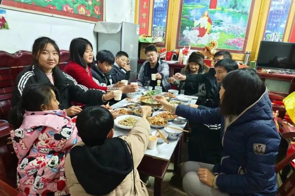 热闹新年，幸福团圆