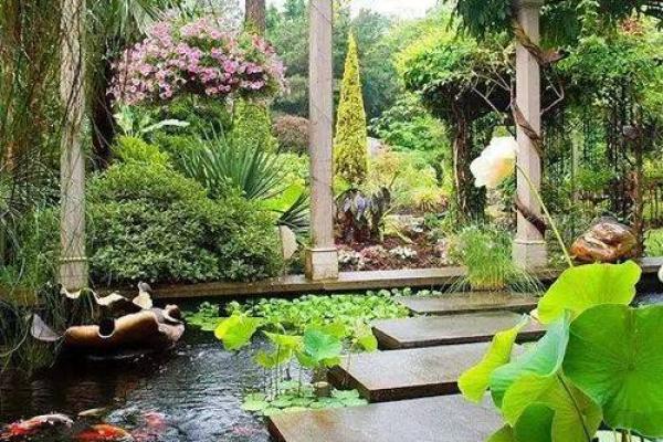 庭院风水宝典：花池摆设，让你的家财运亨通