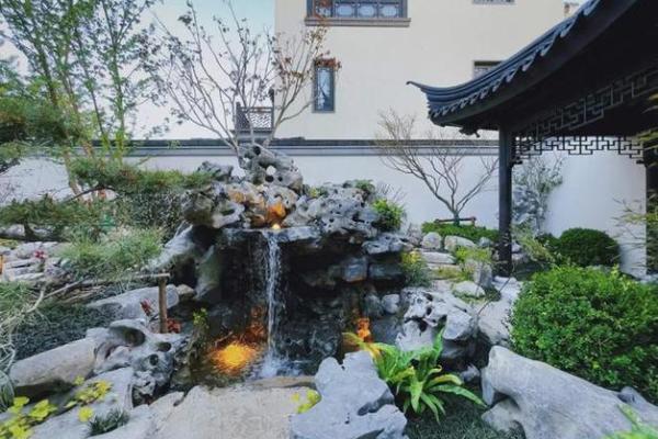 水榭的诗意空间：探索园林中的独特美学