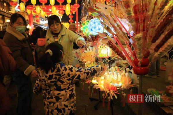 佳节五月十七：赏花灯、猜灯谜，民俗活动闹翻天