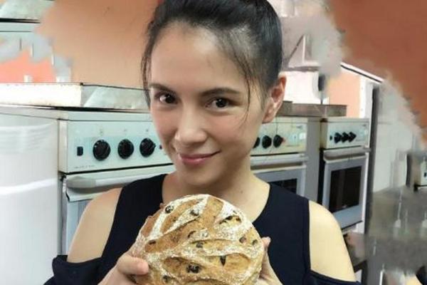 李心洁运势大解析：命运如何成就了她的演艺巅峰？