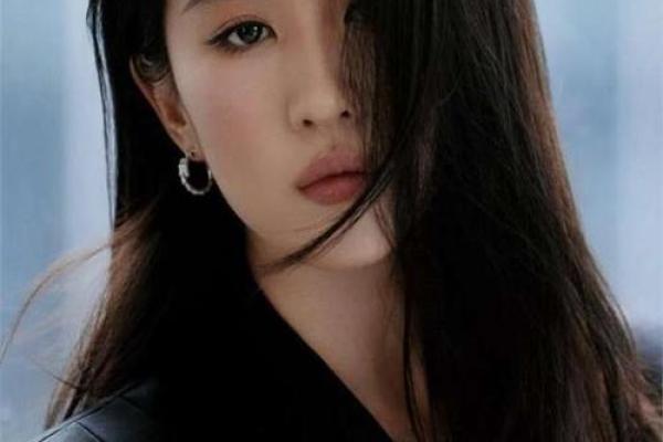 天生丽质，无痣美人惊艳亮相