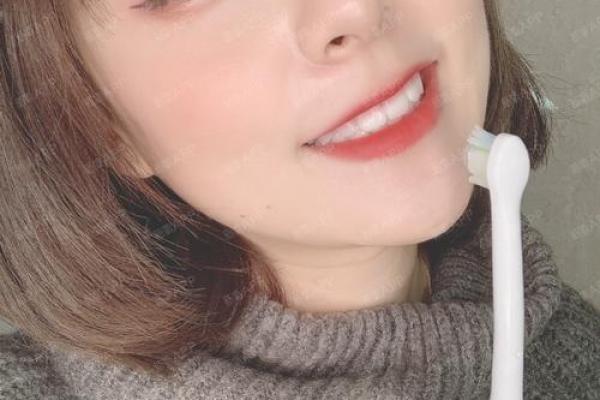 完美微笑，牙齿整齐女面相的秘密