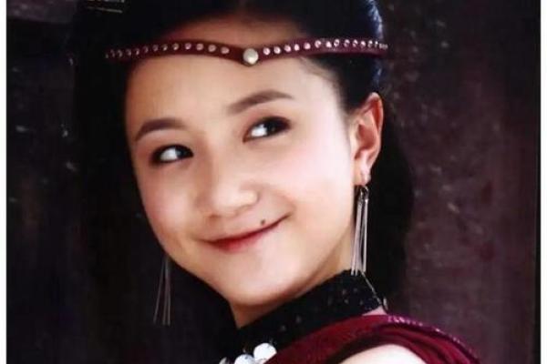 鼻痣美人，辨识度满分