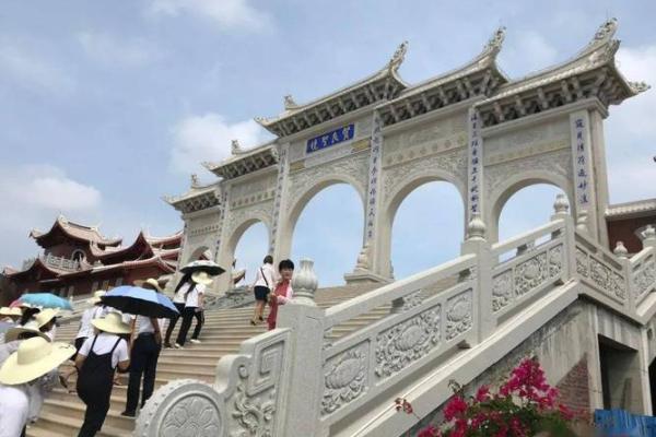 凉亭风水大揭秘：办公室屋顶风水宝地，助你事业腾飞