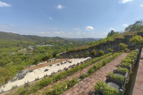 住宅风水正对陵墓：影响与调整策略