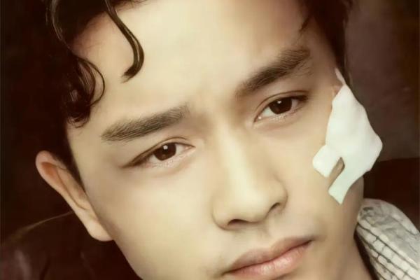 笔直男人面相揭秘：气质与刚毅的完美结合