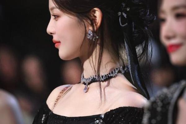 杨超越运势大揭秘：命中注定璀璨人生