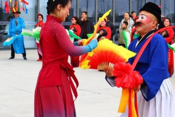 夏日欢歌庆8月2日，民间习俗展魅力