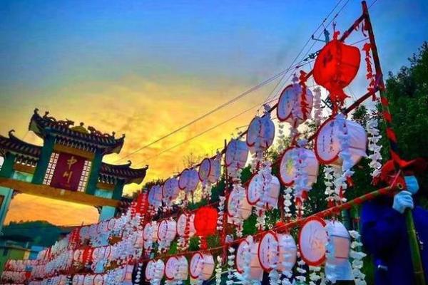 热闹元宵闹花灯，民俗文化传承情