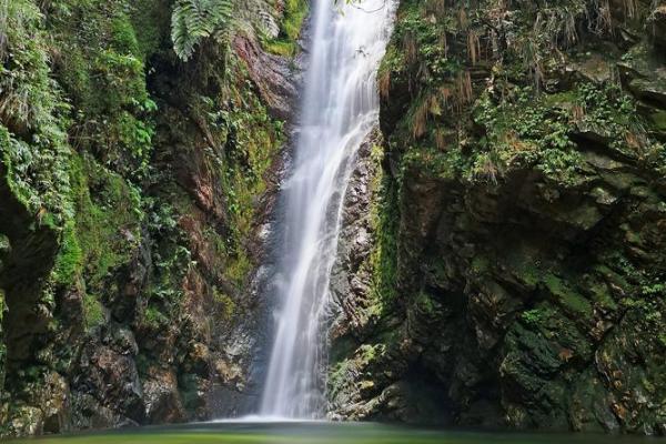 广西后花园风水秘境：揭秘养生风水布局，打造家居风水旺运之道