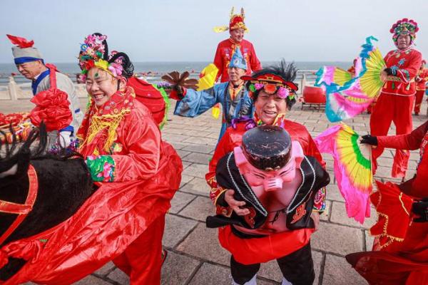 正月里闹新春，民俗风情迎佳节