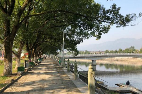 蒋介石故居风水秘境：揭秘千年古宅的神秘布局