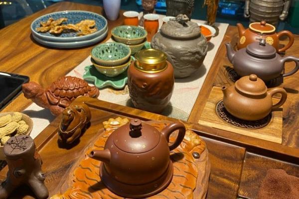 茶桌背后风水摆设：揭秘提升运势的神秘布局