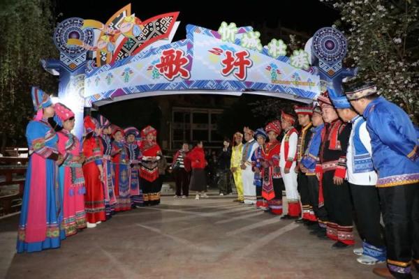 热闹节日盛宴，传承民族瑰宝