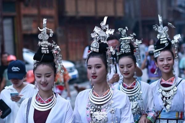 节日盛宴侗族韵，民俗风情话团圆