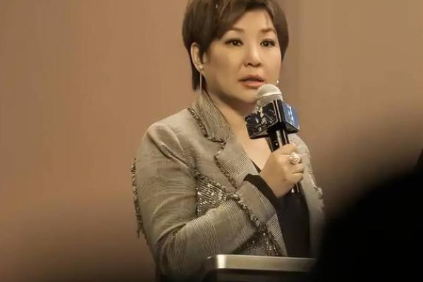 李静超：静水流深，超凡脱俗的姓名运势解析