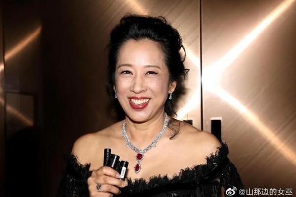 玄学大揭秘！朱玲玲八字命理，揭开人生巅峰之谜！