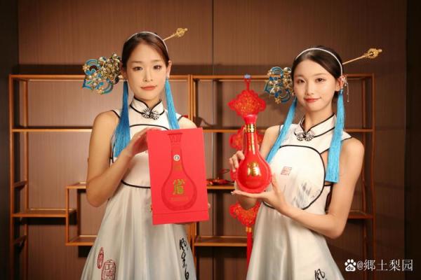 李煜炜：璀璨如煜，炜煌人生——揭秘名字中的富贵吉祥之兆