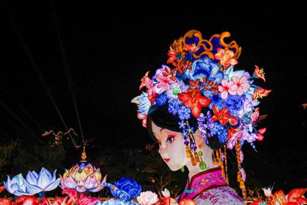 香港夏日盛事：传统中秋灯会魅力再现