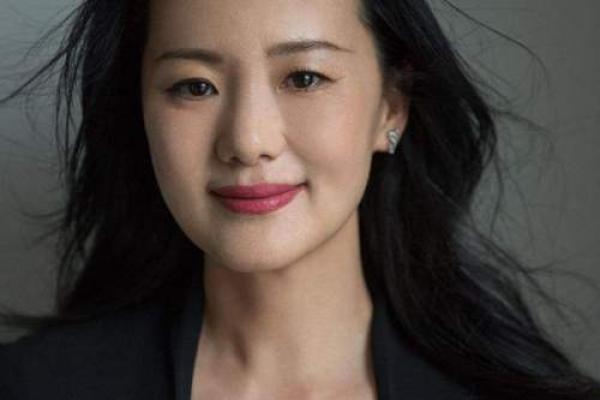 女生小脸面相：精致轮廓下的神秘魅力