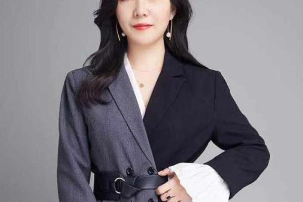 王莹:闪耀姓名,运势无限 王莹:闪耀姓名,运势无限